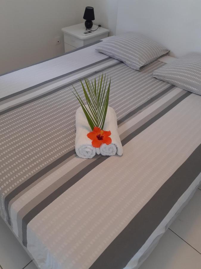 Gites De Corneille, Bungalow Sweet Mango Le Moule Esterno foto